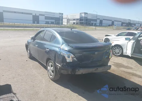 2015 Nissan Versa 1.6 S/1.6 S+/1.6 Sl/1.6 Sv z USA, uszkodzony, nr VIN 3N1CN7AP8FL873478